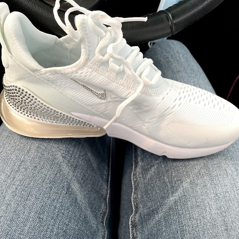 White nike airmax